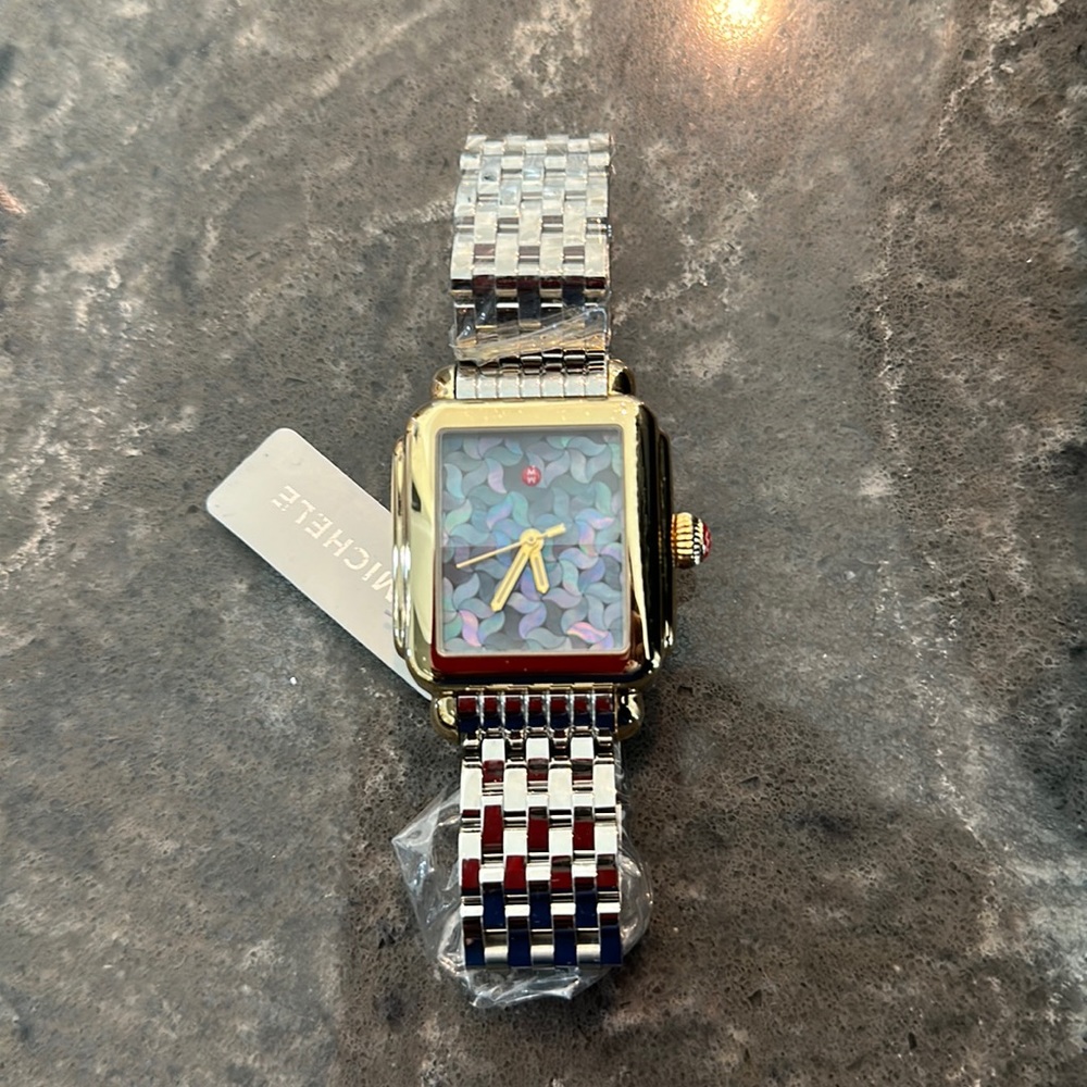 A watch of distinction never been worn I collect theses